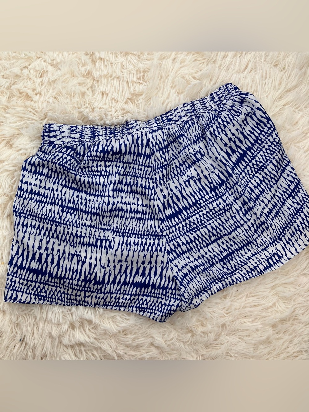 H&M Women’s Patterned Shorts - Picture 4 of 9